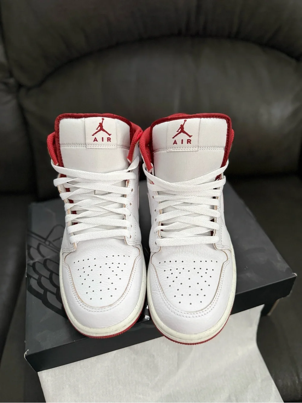 Jordan 1 Mid SE Men's High-Top Sneakers in White and Red